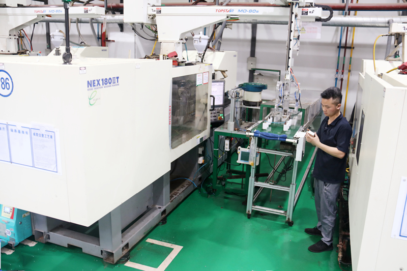 精密注塑件是如何加工生產(chǎn)出來的，立新塑膠來為您解答？