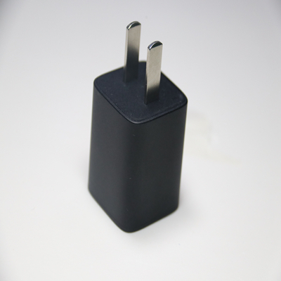 小型中規(guī)適配器電源注塑外殼