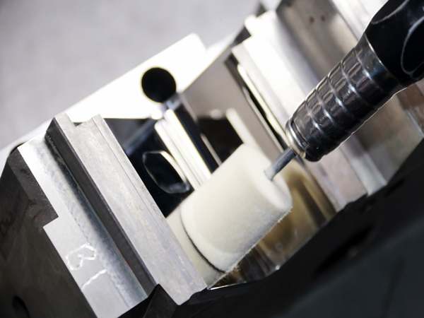 注塑加工的選材和拋光要點(diǎn)是怎樣的呢？立新塑膠為您解答